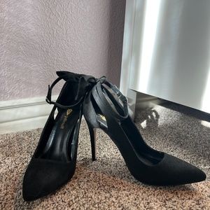 Black Stiletto Heels with bow on back